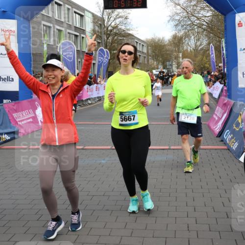 12.04.2026 - 45. Internationalen Wilhelmsburger Insellauf Strokosch-Dieckow http://msf.ph/oto/9454665 12.04.2026 13:04:31 Ziel 5469, 2128, 5667, 2089, 3870, 5193, 2307 meine-sportfotos.de