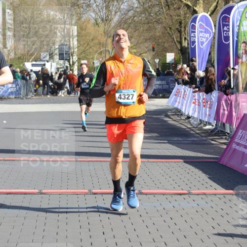 12.04.2026 - 45. Internationalen Wilhelmsburger Insellauf Strokosch-Dieckow http://msf.ph/oto/9454667 12.04.2026 10:42:56 Ziel 2252, 3091, 5442 meine-sportfotos.de