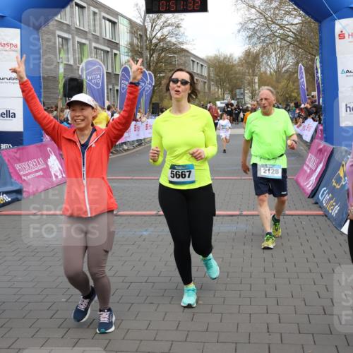 12.04.2026 - 45. Internationalen Wilhelmsburger Insellauf Strokosch-Dieckow http://msf.ph/oto/9454668 12.04.2026 13:04:31 Ziel 5469, 2128, 5667, 2089, 3870, 5193, 2307 meine-sportfotos.de