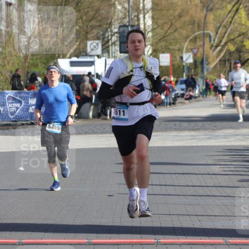 12.04.2026 - 45. Internationalen Wilhelmsburger Insellauf Strokosch-Dieckow http://msf.ph/oto/9454671 12.04.2026 10:30:11 Ziel 3542, 4511, 5459 meine-sportfotos.de
