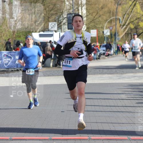 12.04.2026 - 45. Internationalen Wilhelmsburger Insellauf Strokosch-Dieckow http://msf.ph/oto/9454673 12.04.2026 10:30:11 Ziel 3542, 4511, 5459 meine-sportfotos.de