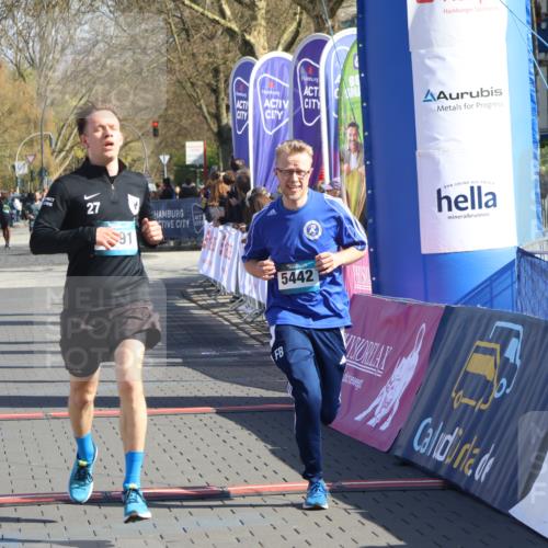 12.04.2026 - 45. Internationalen Wilhelmsburger Insellauf Strokosch-Dieckow http://msf.ph/oto/9454676 12.04.2026 10:43:00 Ziel 3091, 5442 meine-sportfotos.de