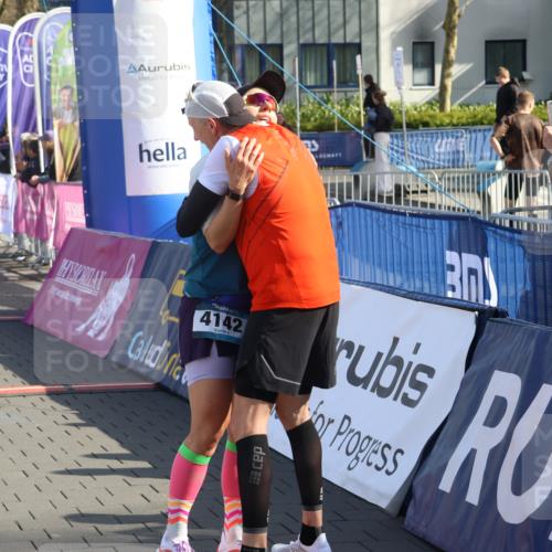 12.04.2026 - 45. Internationalen Wilhelmsburger Insellauf Strokosch-Dieckow http://msf.ph/oto/9454686 12.04.2026 10:30:14 Ziel 3542, 4511, 5459 meine-sportfotos.de