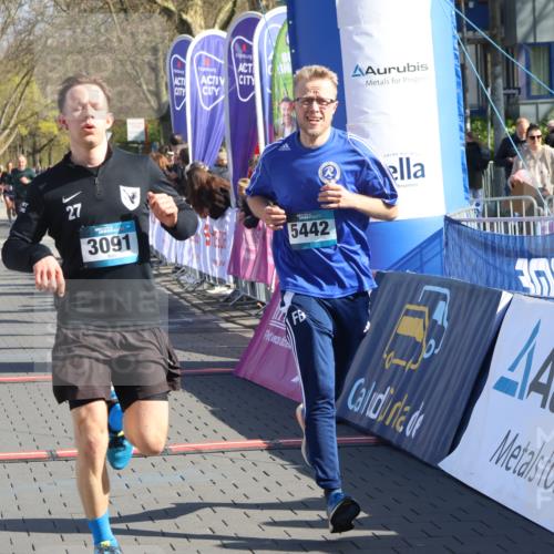 12.04.2026 - 45. Internationalen Wilhelmsburger Insellauf Strokosch-Dieckow http://msf.ph/oto/9454702 12.04.2026 10:43:01 Ziel 3091, 5442 meine-sportfotos.de