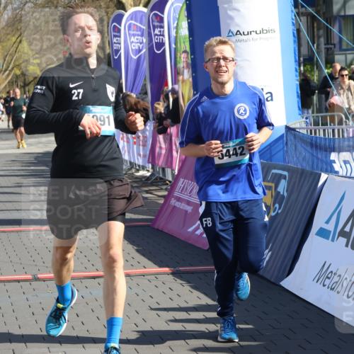 12.04.2026 - 45. Internationalen Wilhelmsburger Insellauf Strokosch-Dieckow http://msf.ph/oto/9454710 12.04.2026 10:43:01 Ziel 3091, 5442 meine-sportfotos.de
