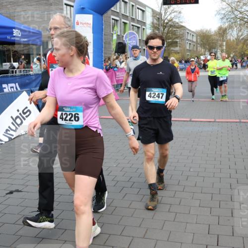 12.04.2026 - 45. Internationalen Wilhelmsburger Insellauf Strokosch-Dieckow http://msf.ph/oto/9454711 12.04.2026 13:04:28 Ziel 4226, 5250, 4247, 2715, 4260, 3034, 5469, 2128, 5667, 2089, 3870 meine-sportfotos.de
