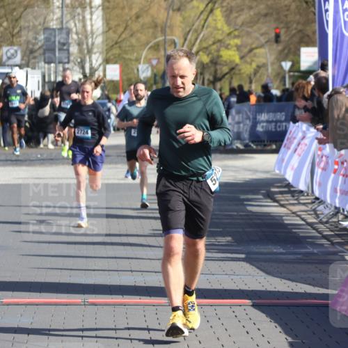 12.04.2026 - 45. Internationalen Wilhelmsburger Insellauf Strokosch-Dieckow http://msf.ph/oto/9454724 12.04.2026 10:43:09 Ziel 5273 meine-sportfotos.de