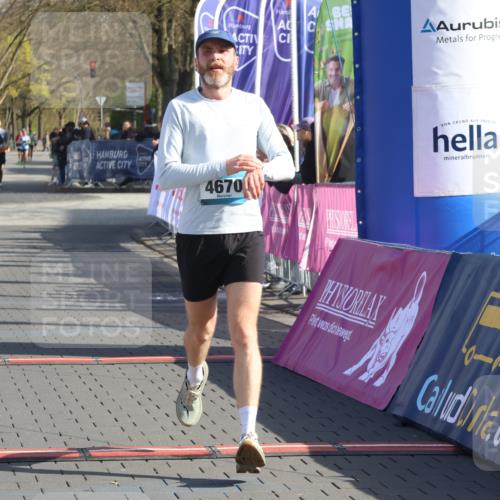 12.04.2026 - 45. Internationalen Wilhelmsburger Insellauf Strokosch-Dieckow http://msf.ph/oto/9454733 12.04.2026 10:30:22 Ziel 4670 meine-sportfotos.de