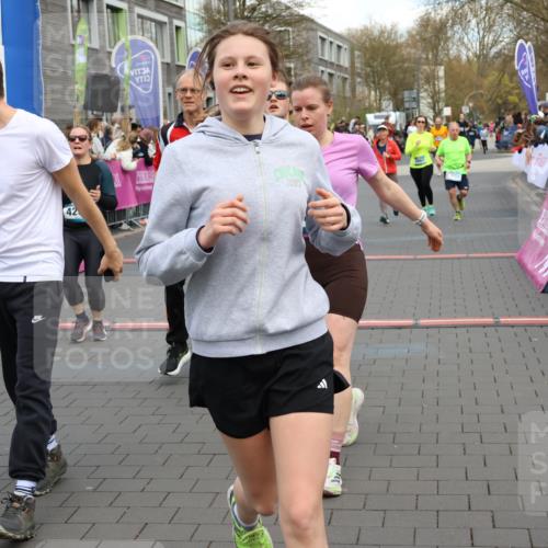 12.04.2026 - 45. Internationalen Wilhelmsburger Insellauf Strokosch-Dieckow http://msf.ph/oto/9454735 12.04.2026 13:04:26 Ziel 4226, 5250, 4247, 2715, 4260, 3034, 5469, 2128, 5667, 2089 meine-sportfotos.de