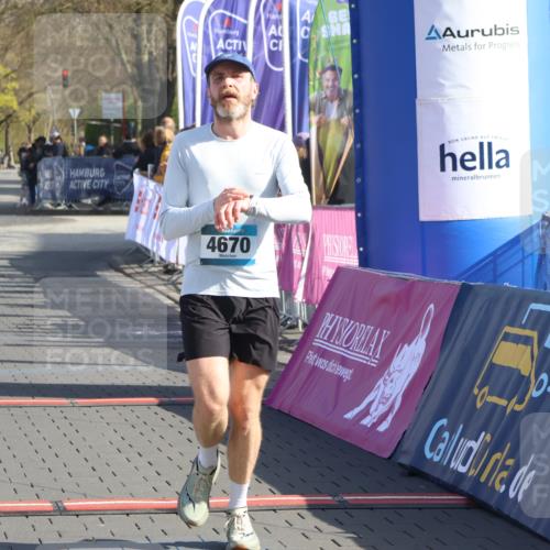 12.04.2026 - 45. Internationalen Wilhelmsburger Insellauf Strokosch-Dieckow http://msf.ph/oto/9454741 12.04.2026 10:30:22 Ziel 4670 meine-sportfotos.de