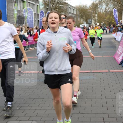 12.04.2026 - 45. Internationalen Wilhelmsburger Insellauf Strokosch-Dieckow http://msf.ph/oto/9454743 12.04.2026 13:04:26 Ziel 4226, 5250, 4247, 2715, 4260, 3034, 5469, 2128, 5667, 2089 meine-sportfotos.de