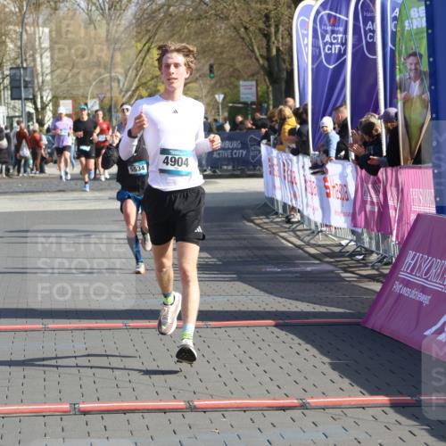 12.04.2026 - 45. Internationalen Wilhelmsburger Insellauf Strokosch-Dieckow http://msf.ph/oto/9454753 12.04.2026 10:30:30 Ziel 4904, 5534 meine-sportfotos.de