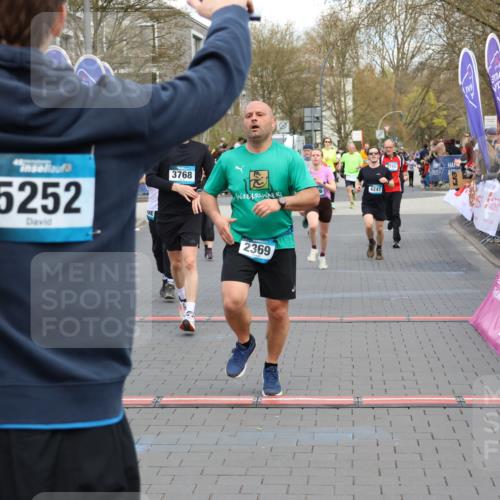 12.04.2026 - 45. Internationalen Wilhelmsburger Insellauf Strokosch-Dieckow http://msf.ph/oto/9454759 12.04.2026 13:04:21 Ziel 4345, 2369, 3768, 5155, 4226, 5250, 4247, 2715, 4260 meine-sportfotos.de