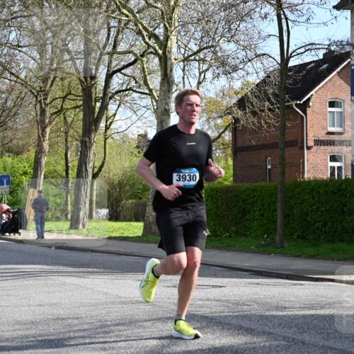 12.04.2026 - 45. Internationalen Wilhelmsburger Insellauf J. Mangold http://msf.ph/oto/9454766 12.04.2026 10:21:54 Ziel 3137, 3930, 3317, 3771, 2010, 3053, 4694, 5507, 5561 meine-sportfotos.de