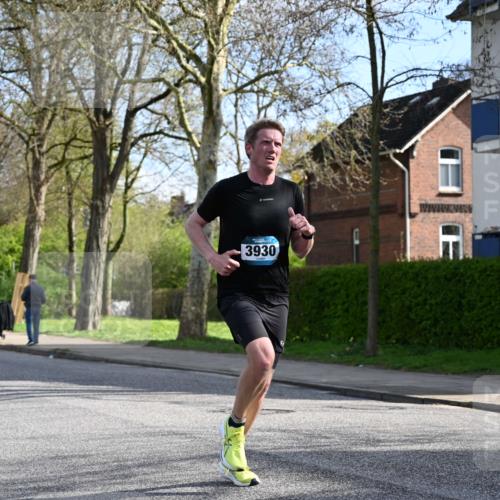12.04.2026 - 45. Internationalen Wilhelmsburger Insellauf J. Mangold http://msf.ph/oto/9454769 12.04.2026 10:21:54 Ziel 3137, 3930, 3317, 3771, 2010, 3053, 4694, 5507, 5561 meine-sportfotos.de