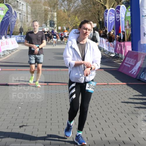 12.04.2026 - 45. Internationalen Wilhelmsburger Insellauf Strokosch-Dieckow http://msf.ph/oto/9454782 12.04.2026 10:43:19 Ziel 2500, 3021, 5751, 5794, 3779 meine-sportfotos.de