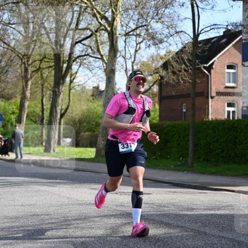 12.04.2026 - 45. Internationalen Wilhelmsburger Insellauf J. Mangold http://msf.ph/oto/9454786 12.04.2026 10:21:58 Ziel 3930, 3317, 3771, 2010, 3053, 4694, 5507, 5561, 3963 meine-sportfotos.de