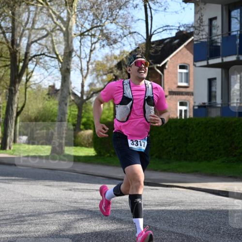 12.04.2026 - 45. Internationalen Wilhelmsburger Insellauf J. Mangold http://msf.ph/oto/9454791 12.04.2026 10:21:58 Ziel 3930, 3317, 3771, 2010, 3053, 4694, 5507, 5561, 3963 meine-sportfotos.de