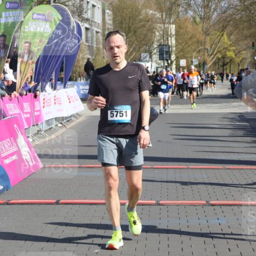12.04.2026 - 45. Internationalen Wilhelmsburger Insellauf Strokosch-Dieckow http://msf.ph/oto/9454792 12.04.2026 10:43:20 Ziel 3021, 5751, 5794, 3779 meine-sportfotos.de