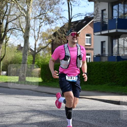 12.04.2026 - 45. Internationalen Wilhelmsburger Insellauf J. Mangold http://msf.ph/oto/9454793 12.04.2026 10:21:58 Ziel 3930, 3317, 3771, 2010, 3053, 4694, 5507, 5561, 3963 meine-sportfotos.de