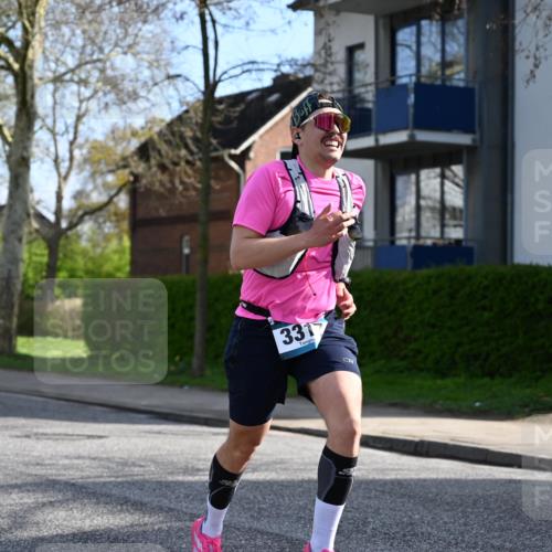 12.04.2026 - 45. Internationalen Wilhelmsburger Insellauf J. Mangold http://msf.ph/oto/9454795 12.04.2026 10:21:58 Ziel 3930, 3317, 3771, 2010, 3053, 4694, 5507, 5561, 3963 meine-sportfotos.de