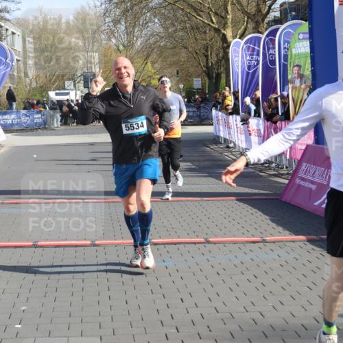 12.04.2026 - 45. Internationalen Wilhelmsburger Insellauf Strokosch-Dieckow http://msf.ph/oto/9454797 12.04.2026 10:30:34 Ziel 4904, 5534, 3845, 5052, 4275 meine-sportfotos.de