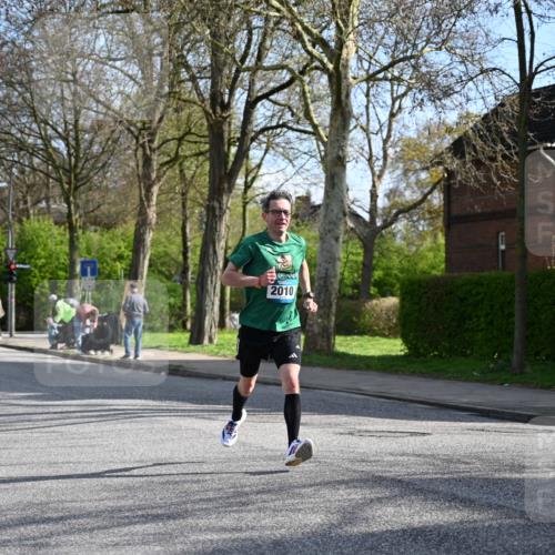 12.04.2026 - 45. Internationalen Wilhelmsburger Insellauf J. Mangold http://msf.ph/oto/9454812 12.04.2026 10:22:05 Ziel 3317, 3771, 2010, 3053, 4694, 5507, 5561, 3963, 5271 meine-sportfotos.de