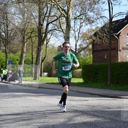 12.04.2026 - 45. Internationalen Wilhelmsburger Insellauf J. Mangold http://msf.ph/oto/9454816 12.04.2026 10:22:06 Ziel 3317, 3771, 2010, 3053, 4694, 5507, 5561, 3963, 5271 meine-sportfotos.de