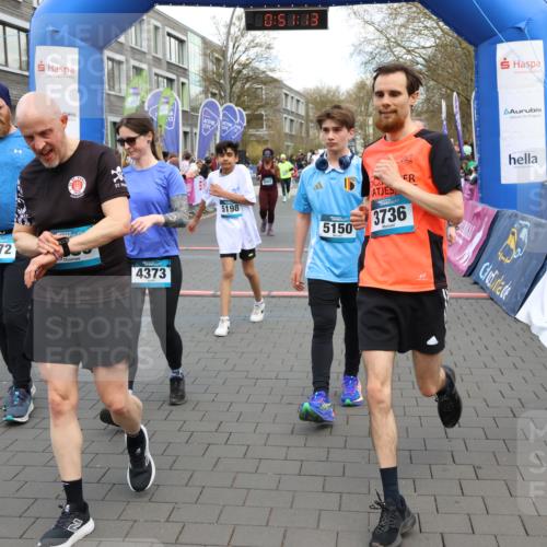 12.04.2026 - 45. Internationalen Wilhelmsburger Insellauf Strokosch-Dieckow http://msf.ph/oto/9454824 12.04.2026 13:04:13 Ziel 5668, 5198, 4372, 3737, 3736, 4373, 3883, 5662, 5252, 4032 meine-sportfotos.de