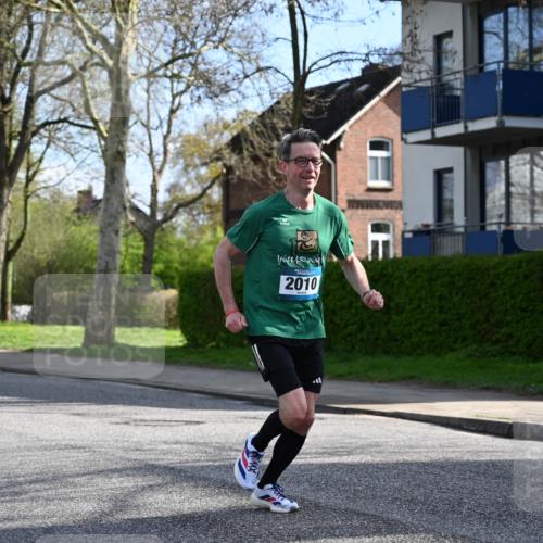 12.04.2026 - 45. Internationalen Wilhelmsburger Insellauf J. Mangold http://msf.ph/oto/9454826 12.04.2026 10:22:06 Ziel 3317, 3771, 2010, 3053, 4694, 5507, 5561, 3963, 5271 meine-sportfotos.de