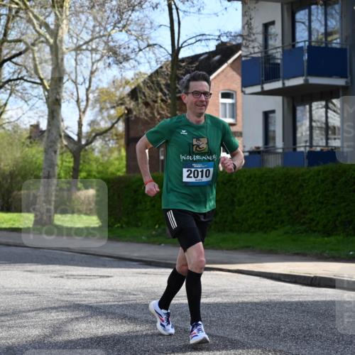 12.04.2026 - 45. Internationalen Wilhelmsburger Insellauf J. Mangold http://msf.ph/oto/9454827 12.04.2026 10:22:06 Ziel 3317, 3771, 2010, 3053, 4694, 5507, 5561, 3963, 5271 meine-sportfotos.de