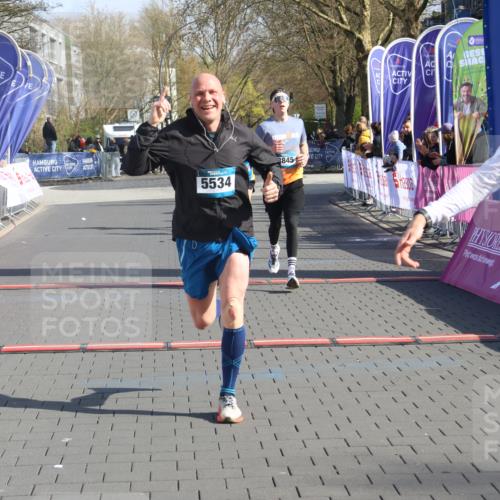 12.04.2026 - 45. Internationalen Wilhelmsburger Insellauf Strokosch-Dieckow http://msf.ph/oto/9454828 12.04.2026 10:30:34 Ziel 4904, 5534, 3845, 5052, 4275 meine-sportfotos.de