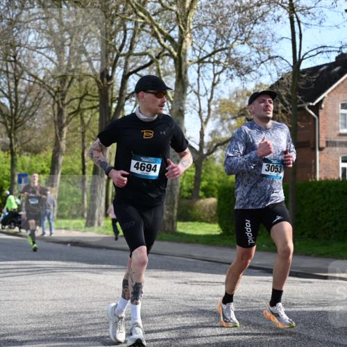 12.04.2026 - 45. Internationalen Wilhelmsburger Insellauf J. Mangold http://msf.ph/oto/9454842 12.04.2026 10:22:21 Ziel 3053, 4694, 5507, 5561, 3963, 5271, 4384, 4291, 2383 meine-sportfotos.de