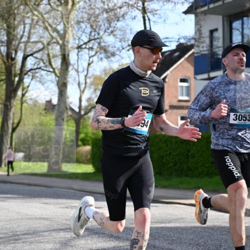 12.04.2026 - 45. Internationalen Wilhelmsburger Insellauf J. Mangold http://msf.ph/oto/9454851 12.04.2026 10:22:21 Ziel 3053, 4694, 5507, 5561, 3963, 5271, 4384, 4291, 2383 meine-sportfotos.de