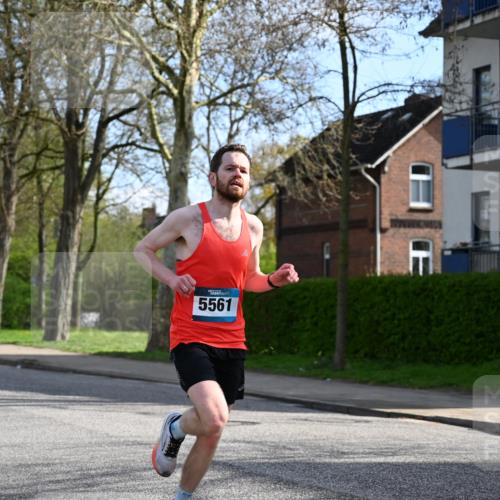 12.04.2026 - 45. Internationalen Wilhelmsburger Insellauf J. Mangold http://msf.ph/oto/9454871 12.04.2026 10:22:35 Ziel 5507, 5561, 3963, 5271, 4384, 4291, 2383 meine-sportfotos.de