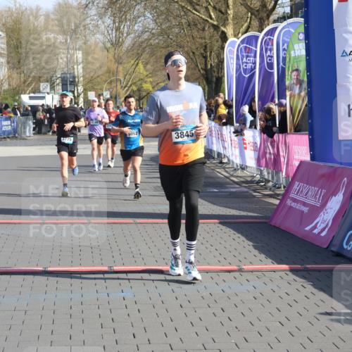 12.04.2026 - 45. Internationalen Wilhelmsburger Insellauf Strokosch-Dieckow http://msf.ph/oto/9454882 12.04.2026 10:30:35 Ziel 5534, 3845, 5052, 4275 meine-sportfotos.de