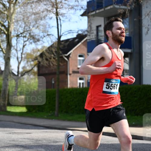 12.04.2026 - 45. Internationalen Wilhelmsburger Insellauf J. Mangold http://msf.ph/oto/9454883 12.04.2026 10:22:35 Ziel 5507, 5561, 3963, 5271, 4384, 4291, 2383 meine-sportfotos.de
