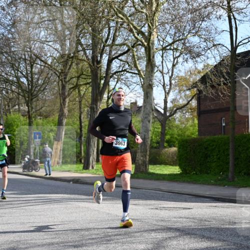 12.04.2026 - 45. Internationalen Wilhelmsburger Insellauf J. Mangold http://msf.ph/oto/9454890 12.04.2026 10:22:37 Ziel 5507, 5561, 3963, 5271, 4384, 4291, 4291, 2383, 3776 meine-sportfotos.de