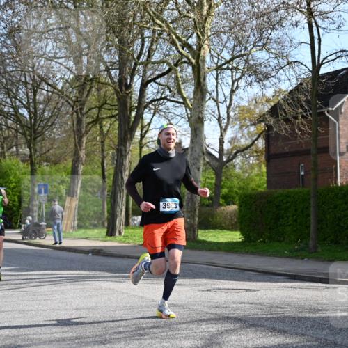 12.04.2026 - 45. Internationalen Wilhelmsburger Insellauf J. Mangold http://msf.ph/oto/9454891 12.04.2026 10:22:37 Ziel 5507, 5561, 3963, 5271, 4384, 4291, 4291, 2383, 3776 meine-sportfotos.de