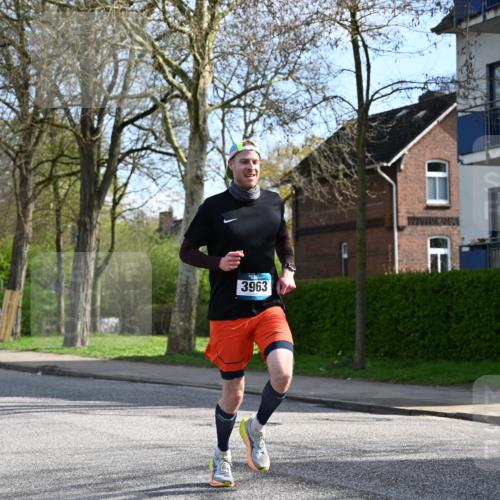 12.04.2026 - 45. Internationalen Wilhelmsburger Insellauf J. Mangold http://msf.ph/oto/9454899 12.04.2026 10:22:38 Ziel 5561, 3963, 5271, 4384, 4291, 2383, 3776 meine-sportfotos.de