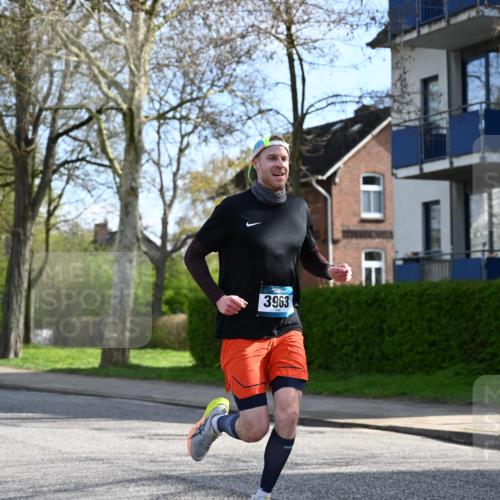 12.04.2026 - 45. Internationalen Wilhelmsburger Insellauf J. Mangold http://msf.ph/oto/9454904 12.04.2026 10:22:38 Ziel 5561, 3963, 5271, 4384, 4291, 2383, 3776 meine-sportfotos.de
