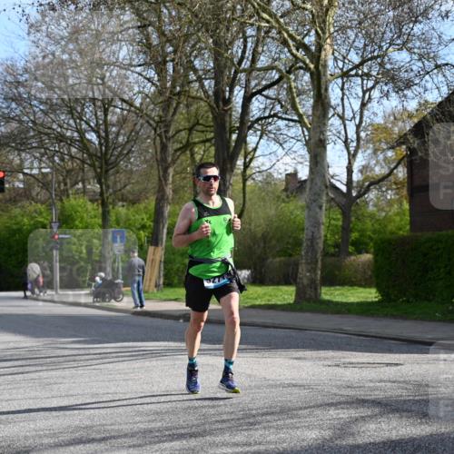 12.04.2026 - 45. Internationalen Wilhelmsburger Insellauf J. Mangold http://msf.ph/oto/9454910 12.04.2026 10:22:39 Ziel 5561, 3963, 5271, 4384, 4291, 2383, 3776 meine-sportfotos.de