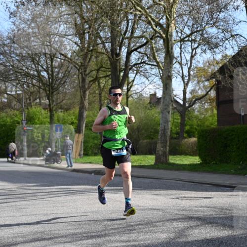12.04.2026 - 45. Internationalen Wilhelmsburger Insellauf J. Mangold http://msf.ph/oto/9454911 12.04.2026 10:22:39 Ziel 5561, 3963, 5271, 4384, 4291, 2383, 3776 meine-sportfotos.de