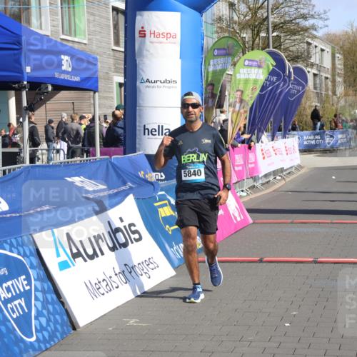 12.04.2026 - 45. Internationalen Wilhelmsburger Insellauf Strokosch-Dieckow http://msf.ph/oto/9454921 12.04.2026 10:43:26 Ziel 5840, 2406, 4377, 3086 meine-sportfotos.de