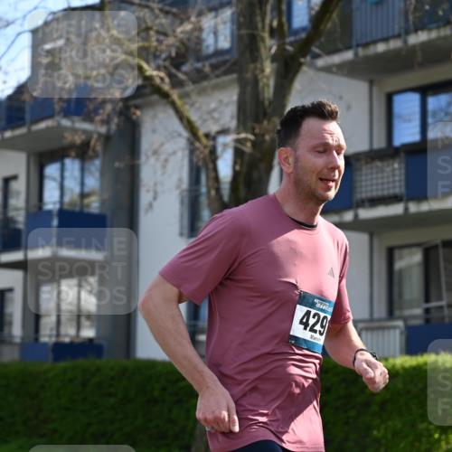 12.04.2026 - 45. Internationalen Wilhelmsburger Insellauf J. Mangold http://msf.ph/oto/9454931 12.04.2026 10:22:53 Ziel 4384, 4291, 2383, 3776, 5812, 4953, 5237 meine-sportfotos.de