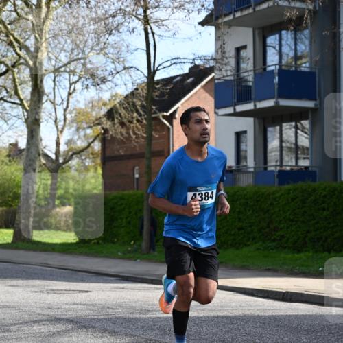 12.04.2026 - 45. Internationalen Wilhelmsburger Insellauf J. Mangold http://msf.ph/oto/9454942 12.04.2026 10:22:56 Ziel 4384, 4291, 2383, 3776, 5812, 4953, 5237, 4381 meine-sportfotos.de