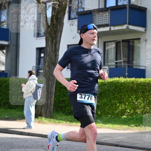 12.04.2026 - 45. Internationalen Wilhelmsburger Insellauf J. Mangold http://msf.ph/oto/9454973 12.04.2026 10:23:17 Ziel 3776, 5812, 4953, 5237, 5237, 4381, 4566, 3561, 4492, 5684, 3476, 2702 meine-sportfotos.de