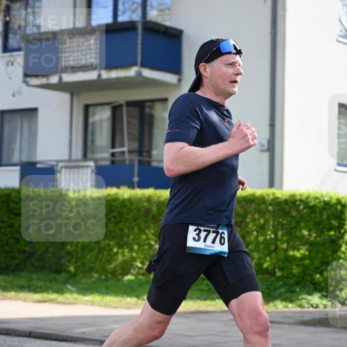 12.04.2026 - 45. Internationalen Wilhelmsburger Insellauf J. Mangold http://msf.ph/oto/9454978 12.04.2026 10:23:18 Ziel 3776, 5812, 4953, 5237, 4381, 4566, 3561, 4492, 5684, 3476, 2702, 3351 meine-sportfotos.de