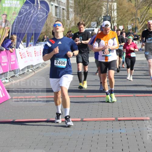 12.04.2026 - 45. Internationalen Wilhelmsburger Insellauf Strokosch-Dieckow http://msf.ph/oto/9454993 12.04.2026 10:43:29 Ziel 5840, 2406, 4377, 3086, 3227, 4974, 5705, 2189, 5697 meine-sportfotos.de