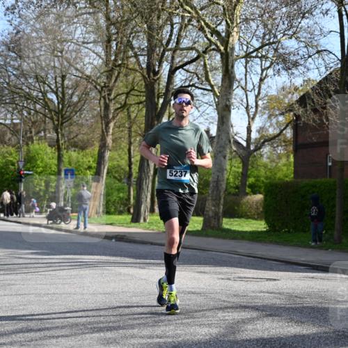 12.04.2026 - 45. Internationalen Wilhelmsburger Insellauf J. Mangold http://msf.ph/oto/9454995 12.04.2026 10:23:30 Ziel 5812, 4953, 5237, 4381, 4566, 3561, 4492, 5684, 3476, 2702, 3351, 3351 meine-sportfotos.de